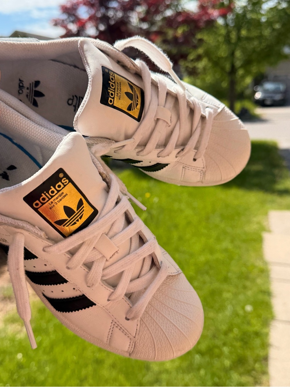 Classic Adidas Superstars with the iconic gold tongue logo! 🖤✨Women’s size - Picture 5 of 7